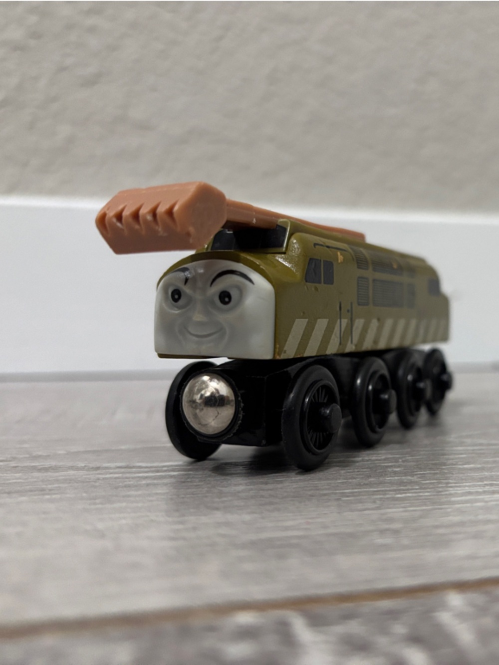 Wooden Diesel 10 - Picture 2 of 9
